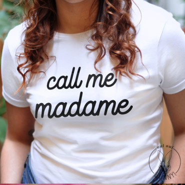 T-Shirt Call me Madame inscription Noire, blanc à col rond, stretch