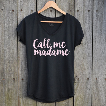 T-Shirt Call me Madame col V, couleur noire